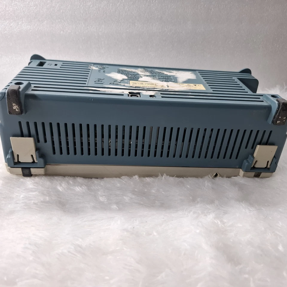 TEKTRONIX TBS 1072B DIGITAL OSCILLOSCOPE 70MHz 1 GS/s TBS1072B